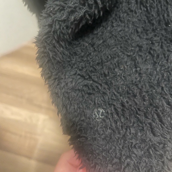 Lululemon Scuba Pullover - Picture 3 of 3